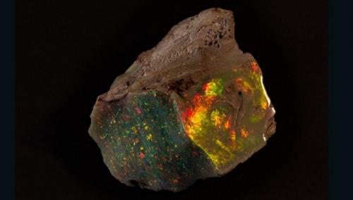 存世最优质蛋白石原石在澳展出 光彩璀璨夺目